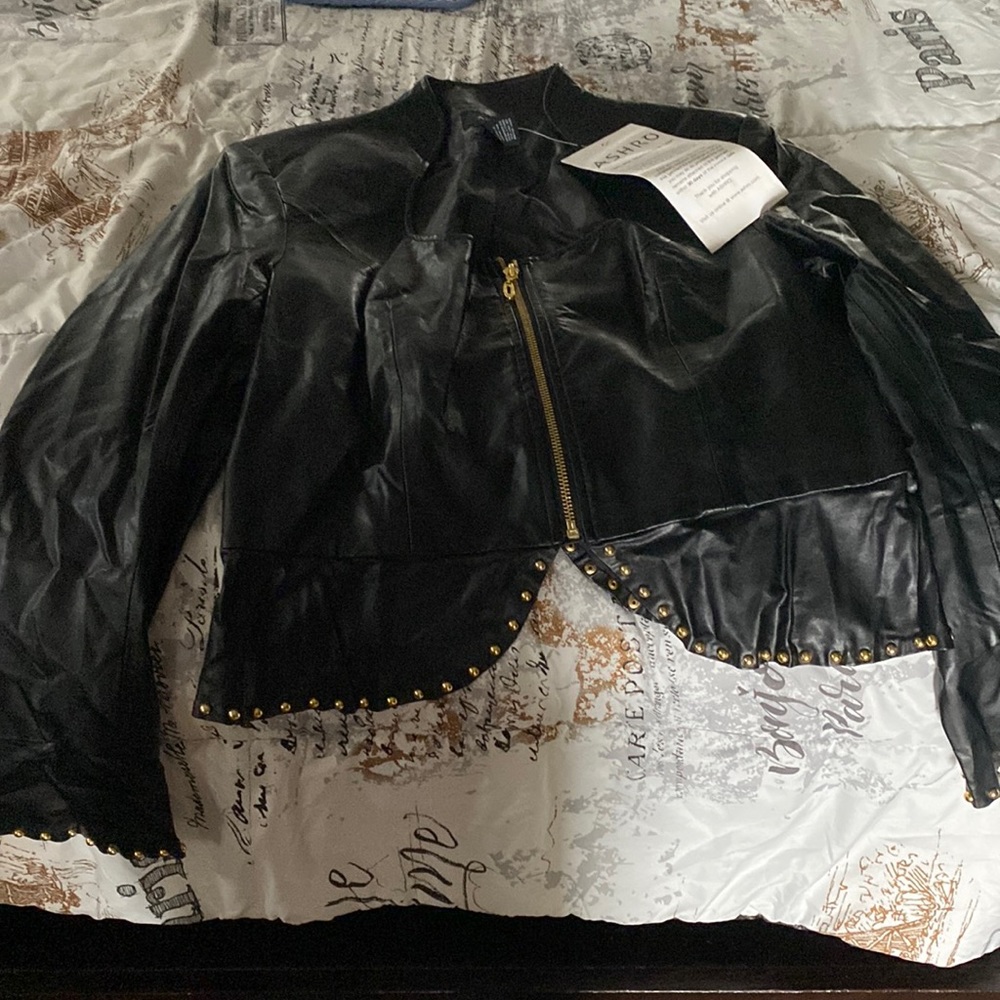 Fox leather skirt set brand new never been worn medium (12 from Ashro collection